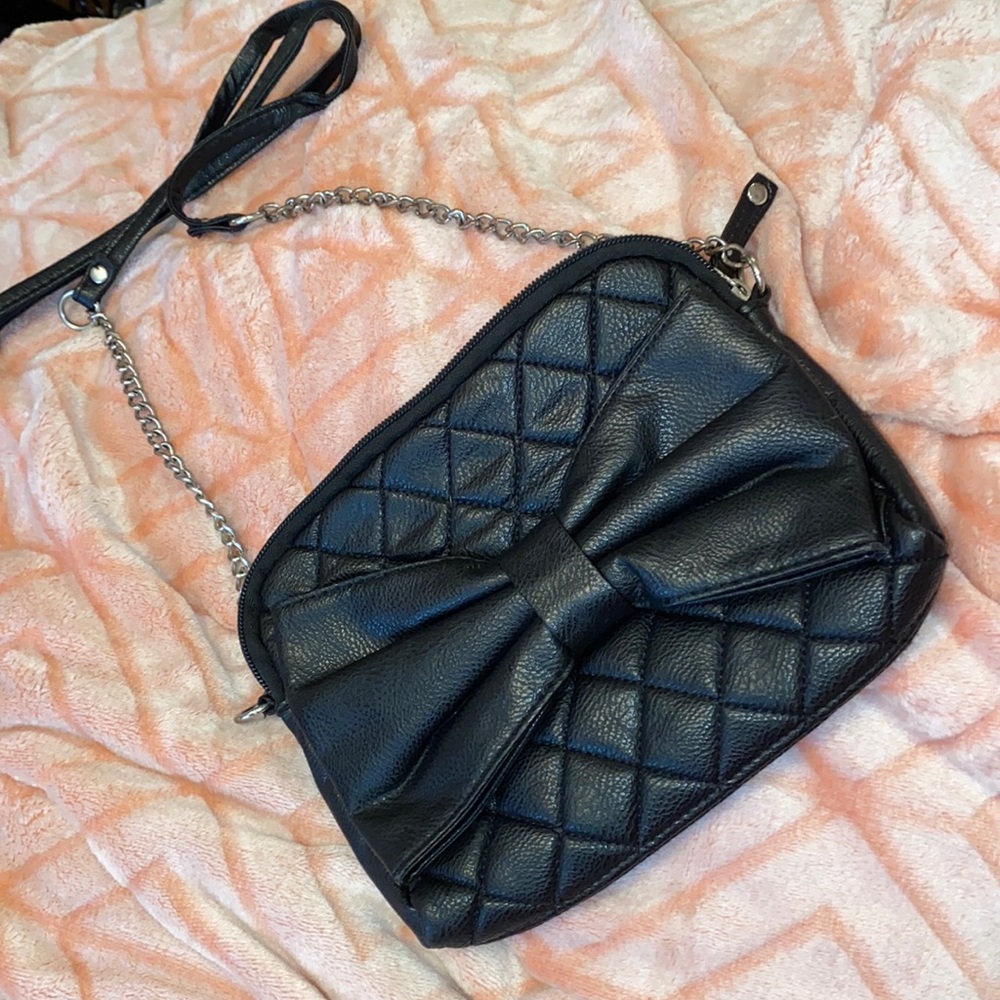 Delias Black bow shoulder bag/ cross body